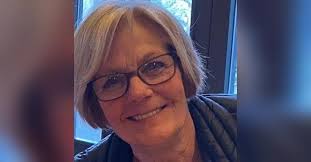 Roberta Eller's Instagram, Twitter & Facebook