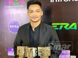 Senarai penuh pemenang anugerah meletop era 2019 #ame2019. Siti Nordiana Khai Bahar Menang Anugerah Top Top Meletop Ame2019