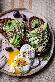 Mediterranean Inspired Avocado Toast With Pistachio Dukkah Rezept Rezepte Leckere Gesunde Rezepte Gesunde Rezepte