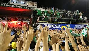 Formed in 1963, the club colours are green and white, with home kits usually featuring both colours in a striped pattern. Bursaspor Feiert Seite 8