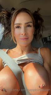 Watch online Getfitlikekori aka Sapphiredixon OnlyFans - Happy Tuesday  seatbelt action on X-video