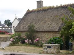 Maison Toit De Chaume Lanvaudan Morbihan Toit De Chaume Toit Maison