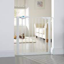 Best Baby Gates The Best Budget Tall And Wide Baby Gates On The Market Mother Baby Baby Safety Gate Baby Gates Baby Safety Gate Stairs