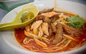 Kisarkan bawang besar, bawang putih dan bawang merah sehingga lumat. Curry Mee Wikiwand
