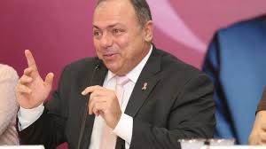Mais um escândalo pazuello negociou coronavac com intermediária e pelo triplo do preço. Brazil S Ex Health Minister Photographed Without A Mask In Manaus