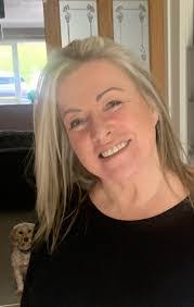 Lorraine Aragon's Instagram, Twitter & Facebook