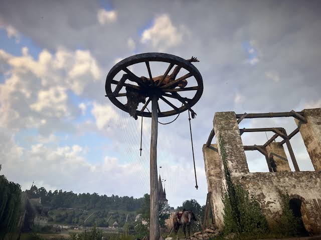KCD2] Anyone know how this instrument of punishment actually works? :  r/kingdomcome