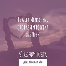 Es Gibt Menschen Die Passen Perfekt Ins Herz Spruche Zitate Spruche Zitate Zum Thema Freundschaft