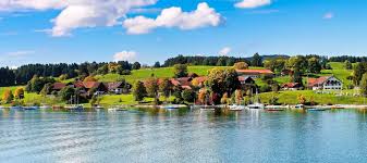 Das haus befindet sich in zentrumsnaher und guter lage von zell am 2.397,00 € k.a. Ferienhaus In Bayern Am See Grosse Auswahl Fewo Direkt