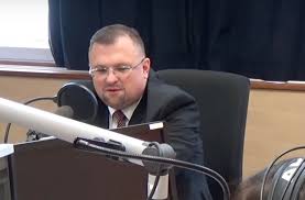 Hodině na prohlídku uskutečněnou pro jeho kolegy a přátele, i z řad zaměstnanců prezidentské kanceláře. Fuzfp4se2xszm