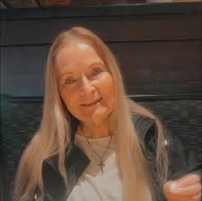 Sylvia Parks Bradshaw Hack (@sylvia.hack.35)