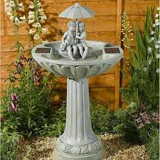 Es cada vez más común encontrarse con fuentes de agua, grandes o pequeñas en distintos rincones de viviendas. Fuentes De Agua Para Jardin Mejores Modelos Del 2021