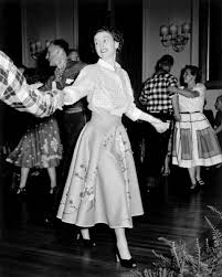 Queen elizabeth (claire foy) dances with prime minister of ghana kwame nkrumah. See Queen Elizabeth Kate Middleton Prince Harry More Royal Family Members Dancing In Photos
