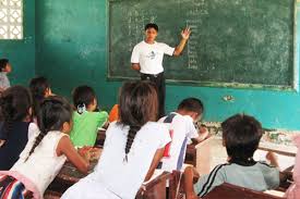 El presidente de bolivia, luis arce, inauguró hoy lunes el año lectivo 2021, en un acto realizado en la comunidad san andrés, en el departamento de tarija (sur), que marcó el retorno a clases de más de 2,9 millones de estudiantes en las modalidades presencial, semipresencial y a distancia. Convocan A Siete Municipios De La Paz A Iniciar Clases Presenciales A Partir De Este Lunes Eju Tv
