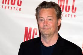 The actor, 51, announced thursday on twitter that the series stars jennifer aniston, courteney cox, lisa kudrow, matt leblanc, matthew perry and. Matthew Perry 51 Engaged To Girlfriend Molly Hurwitz 29 As Actor Says He S Marrying The Greatest Woman Alive