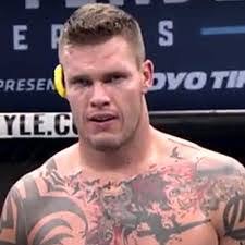 Allen Crowder's Instagram, Twitter & Facebook