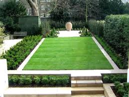 Formal Contemporary Green Garden With Perfect Lawn Edged In Natural Pale Stone York Garden Desig Courtyard Gardens Design Modern Landscaping Landscape Design