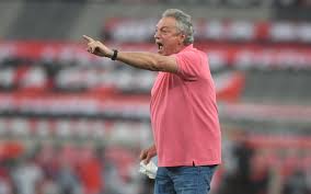 Veja as reações dos vascaínos após polêmica com o var no. Veja Escalacoes De Vasco E Internacional Em Jogo Que Pode Abrir Caminho Para Titulo Do Flamengo Flamengo Coluna Do Fla