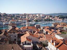 Distance from split airport is 7 km, distance from split is 30 km. Trogir Reisefuhrer Auf Wikivoyage