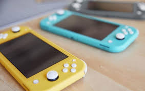 Nintendo switch pro is a name that appeared in leaks for many, many months, but we still do not know when and in what form the refreshed version of nintendo's console will be released. Nintendo Switch Pro Moglicher Start Und Details Der 4k Switch