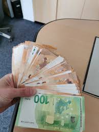 Seit wann gibt es geld? Pol Hm Ehrlicher Finder Gibt 4000 00 Euro Bargeld Ab Presseportal