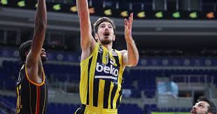 Nando bruno alfred andre de colo is a french professional basketball player for fenerbahçe of the turkish basketball super league and the eu. Raptors Extend Qualifying Offer To Nando De Colo Gary Trent Jr Eurohoops