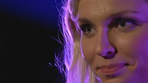 Krijgen we een nieuwe Olga met MNM-presentatrice Julie?