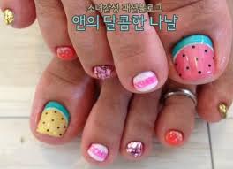 Diseños de uñas cortas diseño de uñas cortas te compartiremos una gran cantidad de imágenes con diseños de uñas cortas y las nuevas tendencias en uñas negras con dorado así como también uñas decoradas para los pies uñas acrílicas decoradas. Unas Decoradas Pies Faciles 24 Consejos Rapidos Sobre Unas Decoradas Pies Faciles