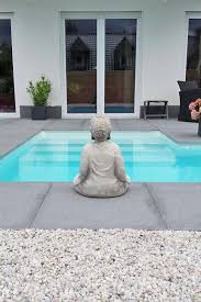 Breite Pooltreppe Pool Im Garten Pool Garten