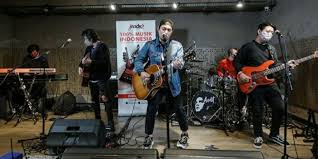 E am a ketika ku memerlukan kasihmu. Lirik Dan Chord Gitar Lagu Armada Awas Jatuh Cinta Maung Bandung