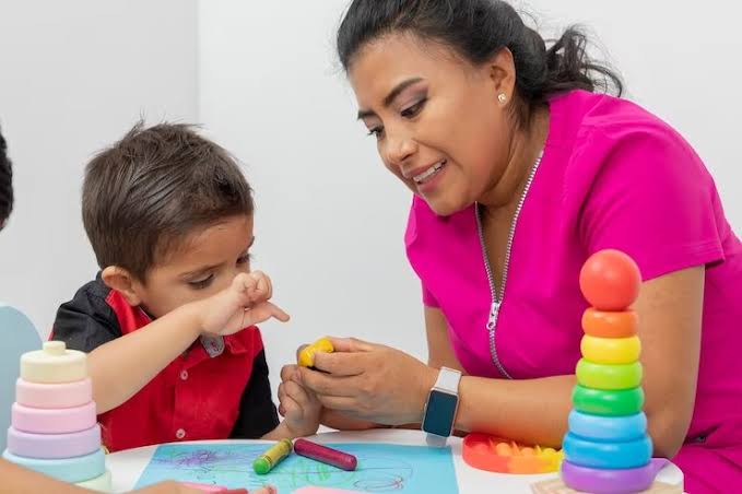 5 steps to help reduce hand flapping in autistic children - Early Autism  Ventures