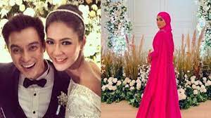 Baim wong ingin membayar janjinya untuk memperkenalkan wanita yang dekat dengannya. Pamerkan Tunangan Baru Mantan Pacar Baim Wong Dari Malaysia Hadir Di Resepsi Baim Dan Paula Tribunnews Com Mobile