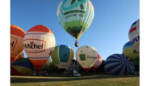 La prise de la bastille s'est faite en 1789. Loisirs Le Bal Des Montgolfieres S Est Ouvert A Annonay
