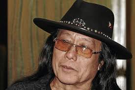 Mostly negative comments greet news of the 60-year-old dating 16-year-old girl. THE news about Philippine music icon Freddie Aguilar considering marrying ... - str2_ly_1810_Freddie%2520Aguilar