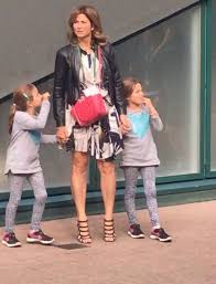 Almost five years after giving birth to twin daughters, mirka gave birth to two boys, leo and lennart, in may of 2014. Roger Federer S Twin Daughters And Wife Mirka Roger Federer Roger Federer Roger Federer Family Mirka Federer