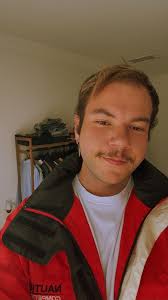 🌿 Room Available in Avondale (1 year lease) Available from 15th September  Fully furnished with a queen bed, two sets of draws and a built in  wardrobe. Just bring your bedding Super