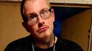 Lisa Bunch's Instagram, Twitter & Facebook