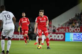 La ligue de football professionnel a rendu sa décision concernant l'imbroglio du match très houleux le match aller de l'ultime barrage entre toulouse (18e de ligue 1) et ajaccio aura donc lieu dans un. Barrages Ligue 1 Ligue 2 Sory Kaba Prefere A Benjamin Jeannot Dijon L Equipe