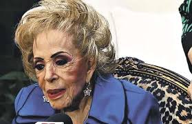 Silvia Pinal: Recuperación en Casa Tras Hospitalización