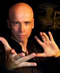 El mentalismo de Toni Pons llega a Burjassot dentro del Circuito Café  Teatro San Miguel Valencia