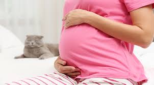 Tanda hamil tiga minggu pun masih seperti gejala menstruasi rutin tiap bulan. 6 Penyebab Sakit Perut Saat Hamil Muda
