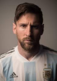 Hoy Lionel Messi cumple 32 años! 🥳 ¿Crees que actualmente es el mejor  jugador del mundo? En EL POSTRE te acompaña: Ely Rezzio.