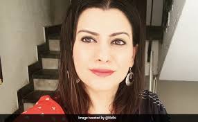 Senior journalist nidhi razdan opens up on being stalked on the quint's #talkingstalking as executive editor of ndtv, one of the most fiercely trolled media organisations, nidhi razdan is no. Zgv2f5y9e7pwnm