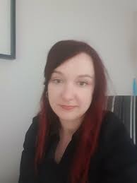 Hi everyone 👋 I'm Laura, a local Solution-Focused Hypnotherapist. I help  people manage stress, anxiety, sleep difficulties, and confidence issues so  they can feel calmer and more in control. I offer online