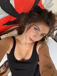 hii honey On Threads