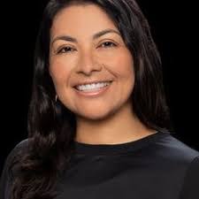 Diana Mandujano's Instagram, Twitter & Facebook