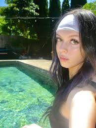 Looking for a female roommate in Orono?