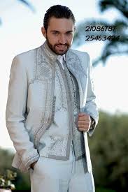 Portrait de l'homme politique tunisien habib bourguiba, en 1956, tunisie. Costume En Soir Avec Broderie Tunisienne Moroccan Clothing Men Kaftan Moroccan Fashion