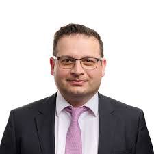 Michael Cussen's Instagram, Twitter & Facebook