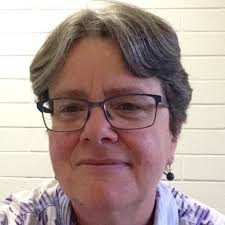 Linda Gowing's Instagram, Twitter & Facebook